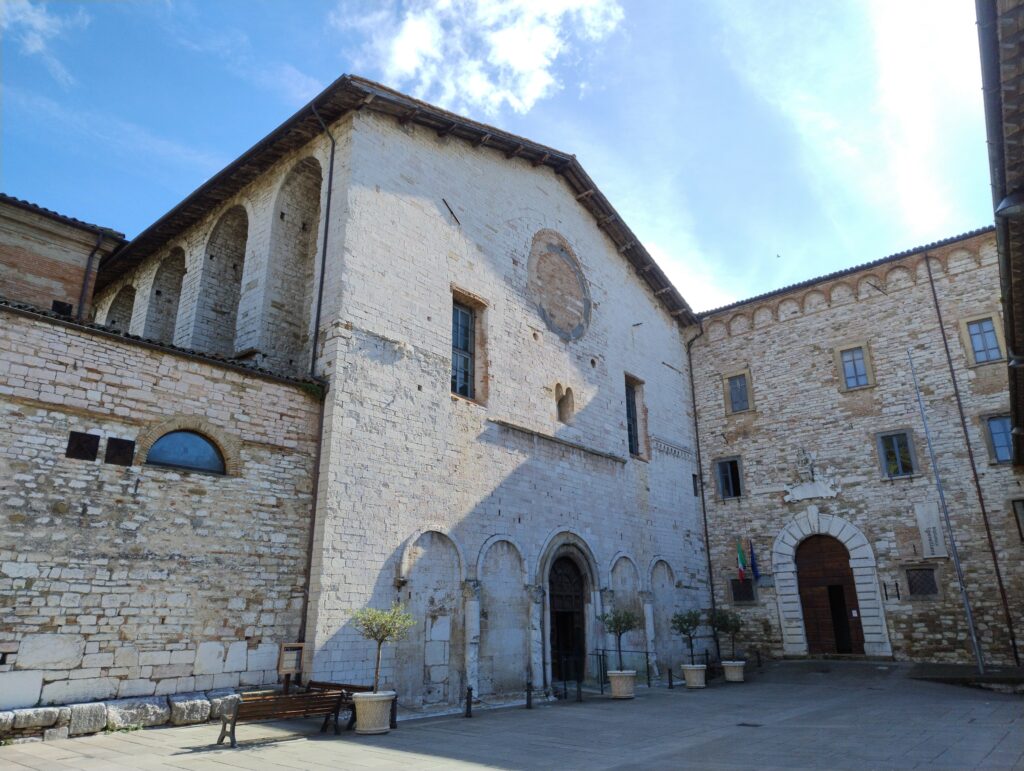 fronteSinistraChiesa